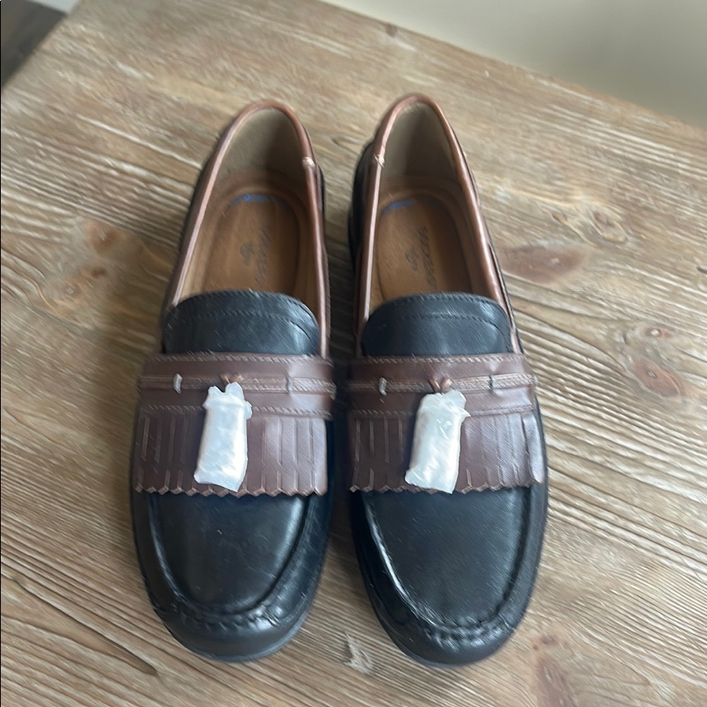 Dockers Men's Black and Brown Loafers with tassle. Size 12. NWT. NO BOX